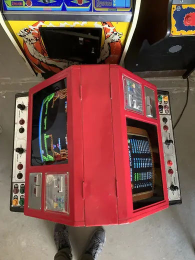Nintendo Red Tent Automat