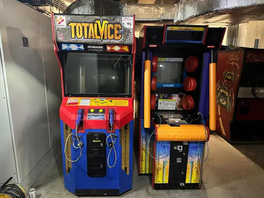 Total Vice und Punch Mania Automaten